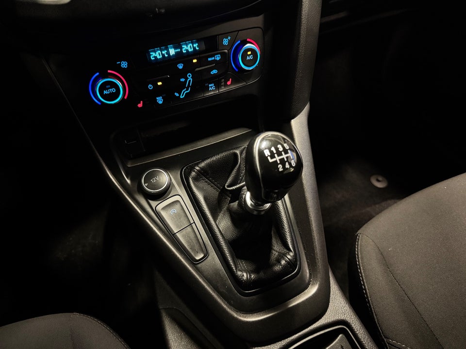 Ford Focus 2,0 TDCi 150 Business stc. 5d