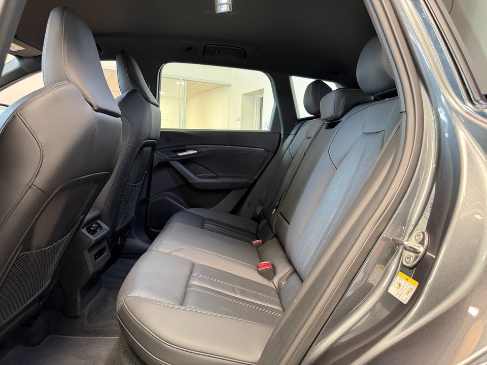 Audi Q6 e-tron S-line quattro 5d