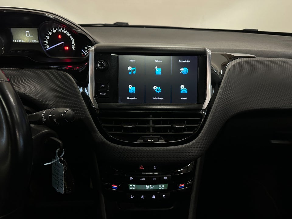 Peugeot 208 1,6 BlueHDi 100 Desire Sky 5d