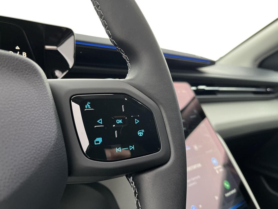 Ford Explorer 82 Premium Extended Range 5d