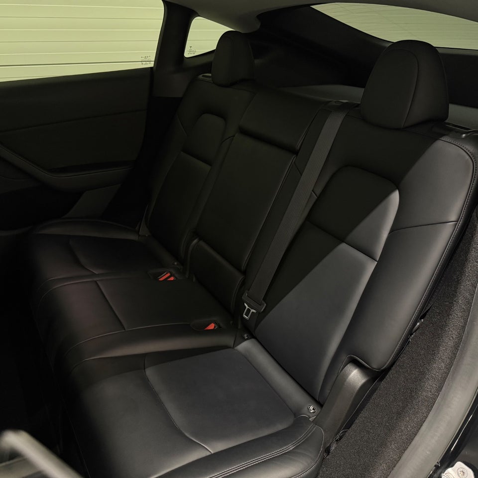 Tesla Model Y Long Range AWD 5d
