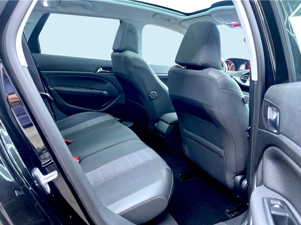 Peugeot 308 1,6 BlueHDi 120 Selection Sky SW 5d