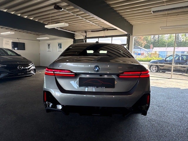 BMW i5 eDrive40 M-Sport 4d