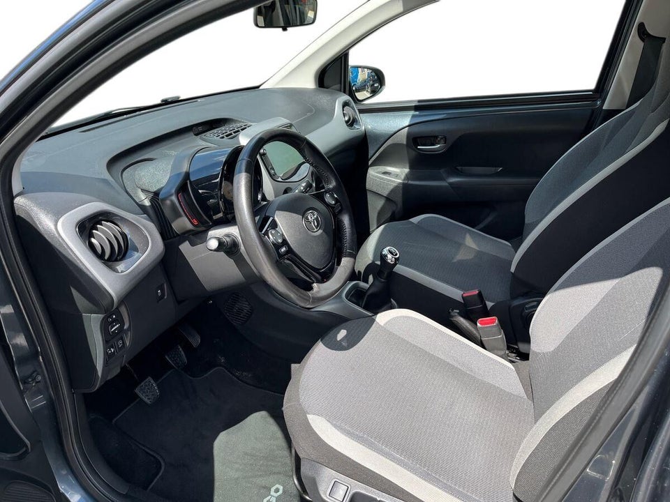 Toyota Aygo 1,0 VVT-i x-play 5d