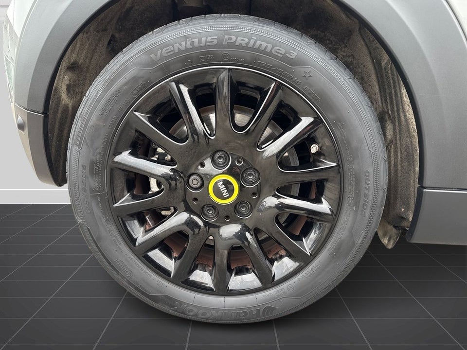 MINI Cooper SE Essential 3d