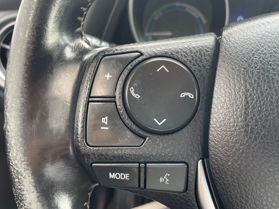 Toyota Auris 1,8 Hybrid H2 Style Touring Sports CVT 5d