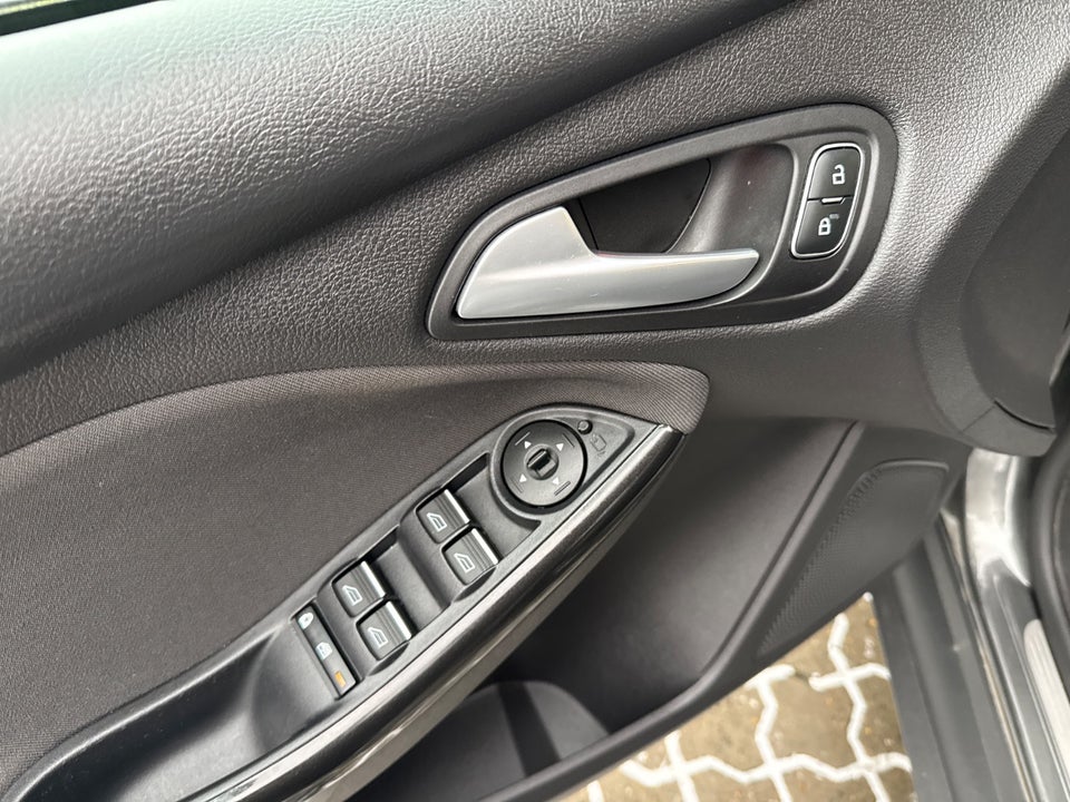 Ford Focus 1,0 EcoBoost Titanium stc. 5d