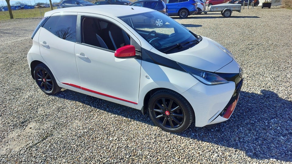 Toyota Aygo 1,0 VVT-i x-press 5d