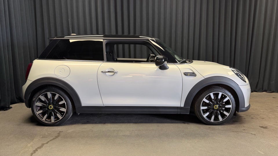 MINI Cooper SE Classic Trim 3d