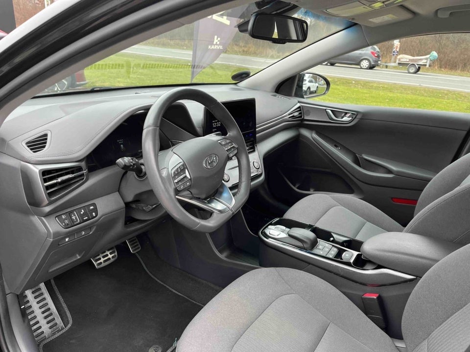 Hyundai Ioniq 40 EV Premium 5d