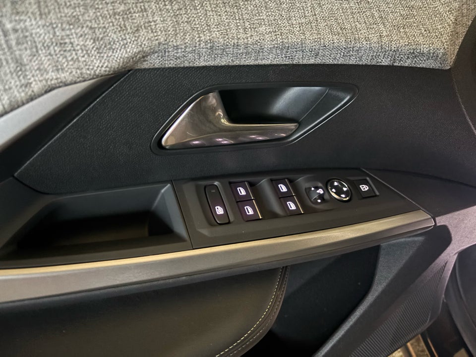 Peugeot e-5008 77 GT 7prs 5d