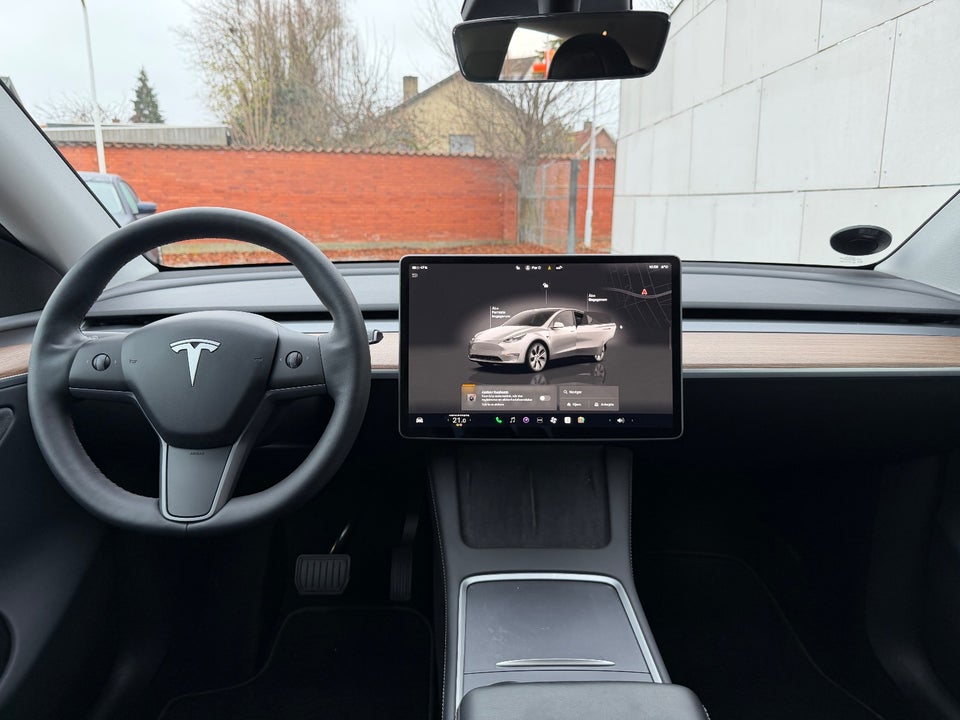 Tesla Model Y Long Range AWD 5d