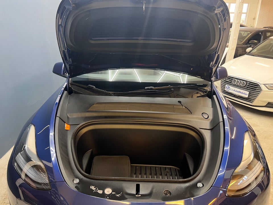 Tesla Model Y Long Range AWD 5d