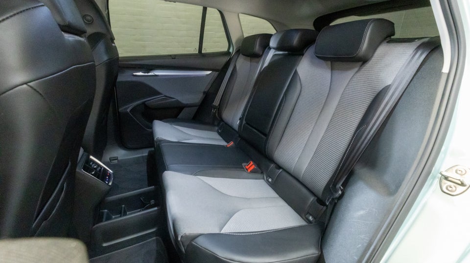 Skoda Enyaq 80x iV Loft 5d