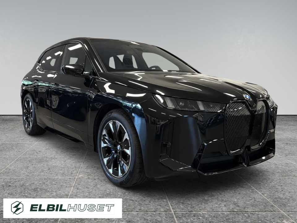 BMW iX xDrive60 Fully Charged 5d
