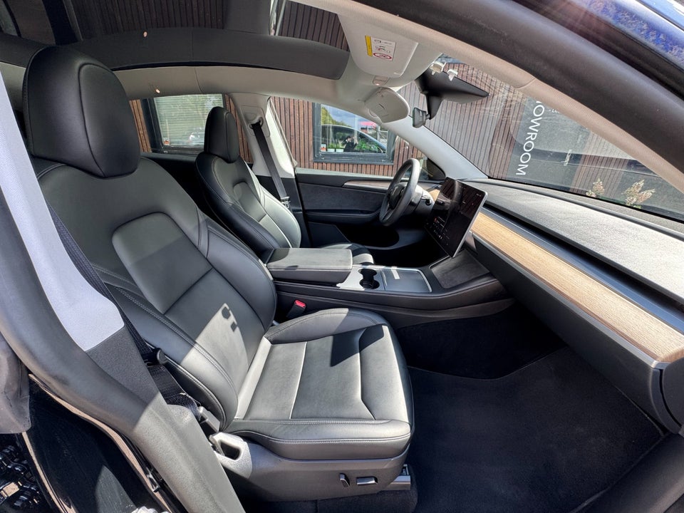 Tesla Model Y Long Range AWD 5d