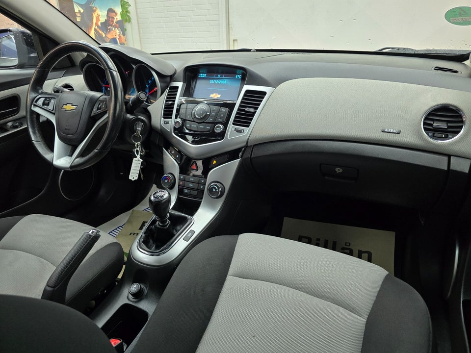 Chevrolet Cruze 2,0 VCDi 163 LS 4d