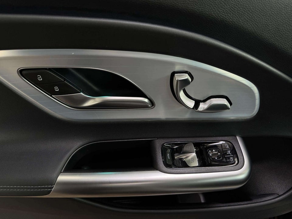 Mercedes CLA350 electric 4Matic 4d