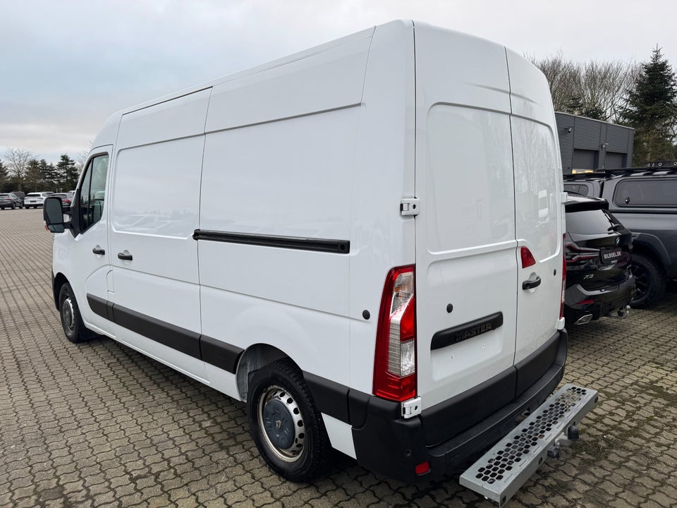 Renault Master IV T35 2,3 dCi 180 L2H2 Kassevogn