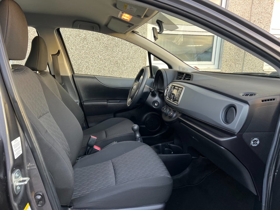 Toyota Yaris 1,0 VVT-i T1 5d