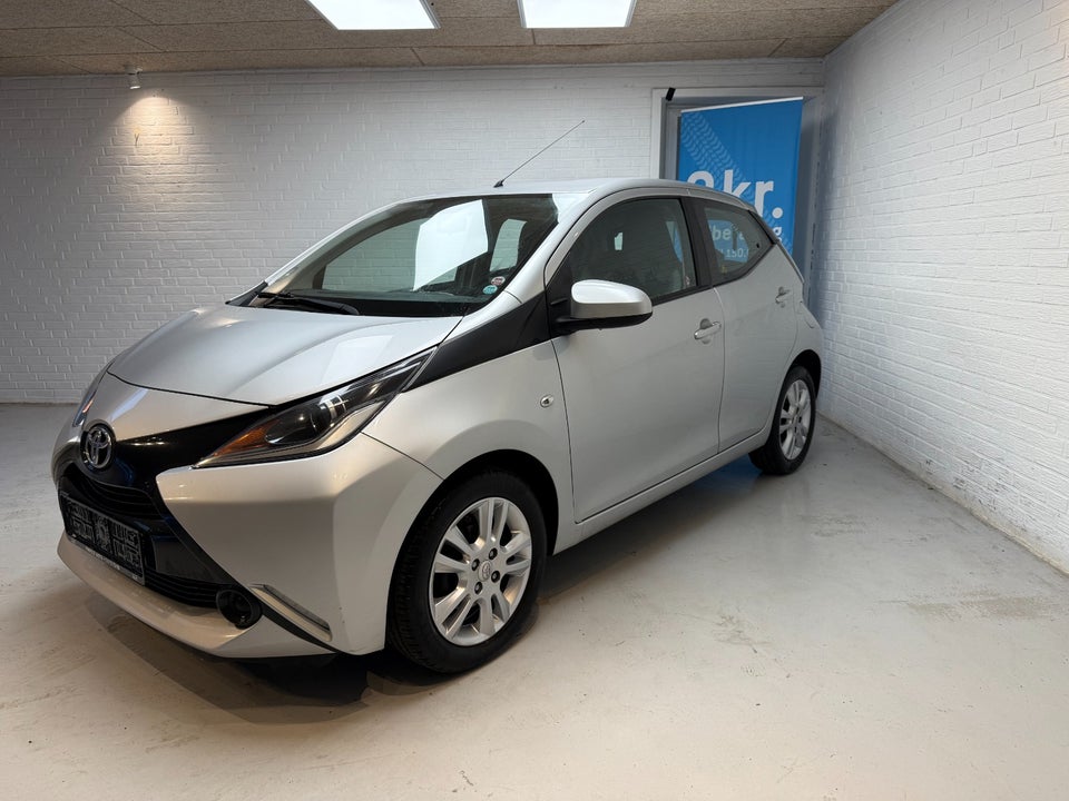 Toyota Aygo 1,0 VVT-i x-play 5d