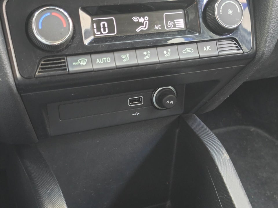 Skoda Fabia 1,0 MPi 60 Ambition Combi 5d