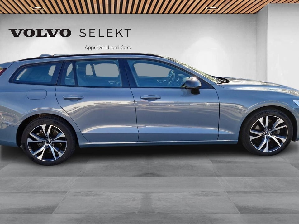 Volvo V60 2,0 B4 197 Plus Dark aut. 5d