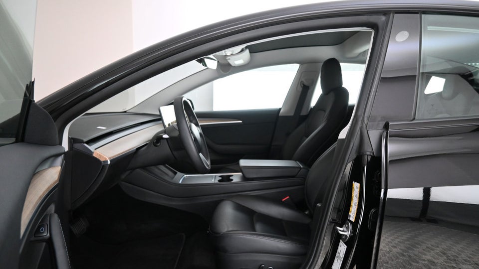 Tesla Model 3 Long Range AWD 4d