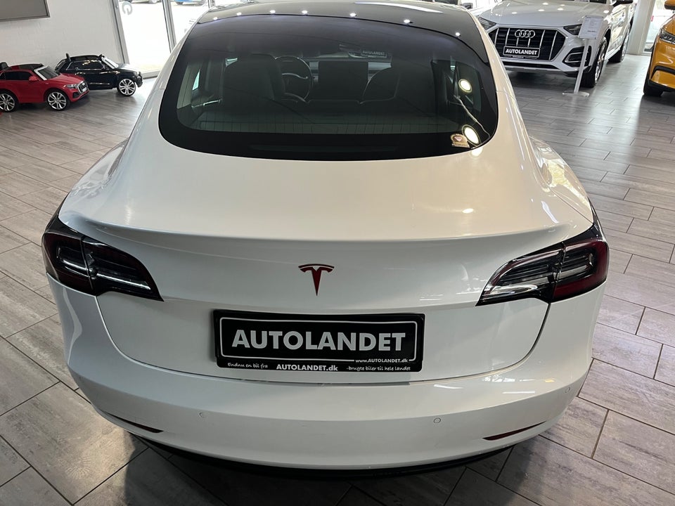 Tesla Model 3 Long Range RWD 4d