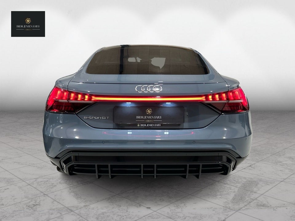 Audi e-tron GT quattro 4d