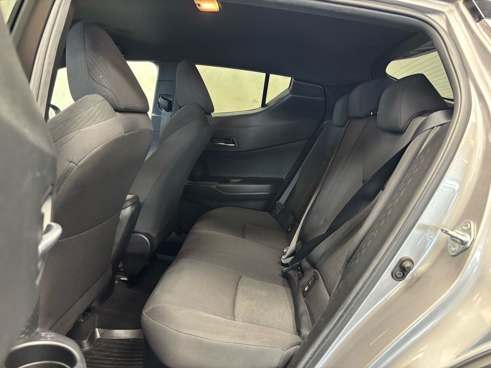 Toyota C-HR 1,8 Hybrid Selected CVT 5d