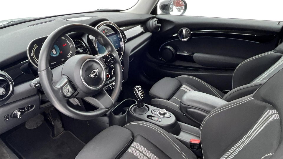MINI Cooper SE Essential 3d