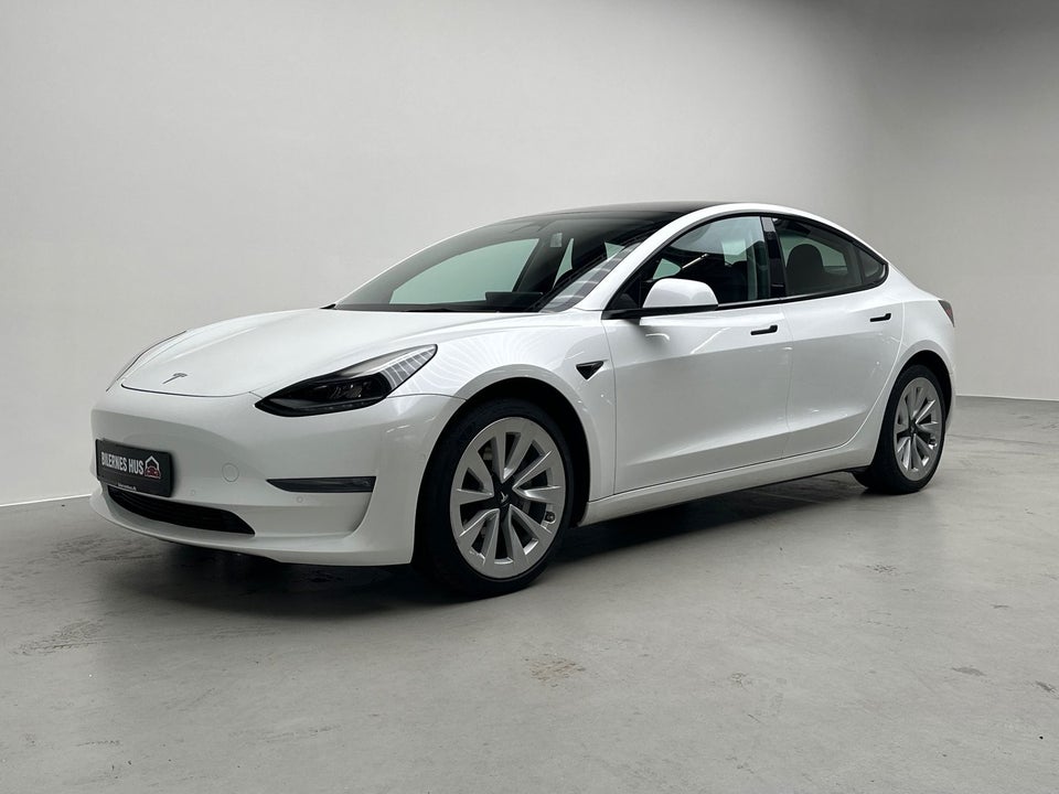 Tesla Model 3 Long Range AWD 4d