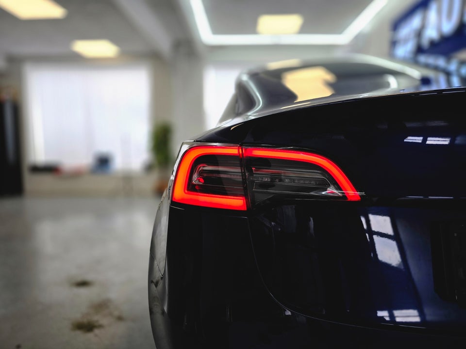 Tesla Model 3 Standard Range+ RWD 4d