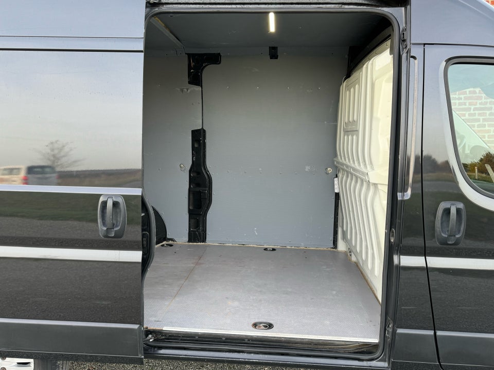 Fiat Ducato 35 2,3 MJT 140 Kassevogn L2H2 Pro+ aut.