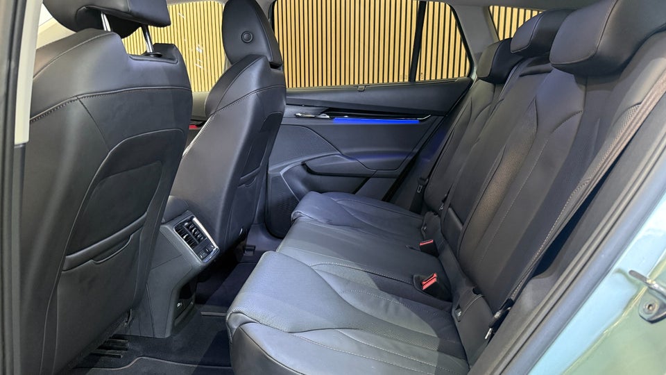Skoda Enyaq 80 iV Suite 5d