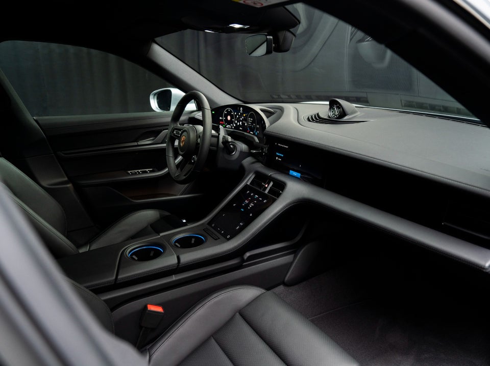 Porsche Taycan Performance+ Black Edition Sport Turismo 5d