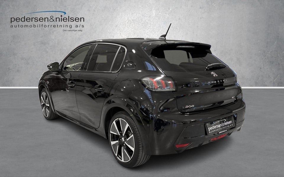 Peugeot e-208 50 GT 5d