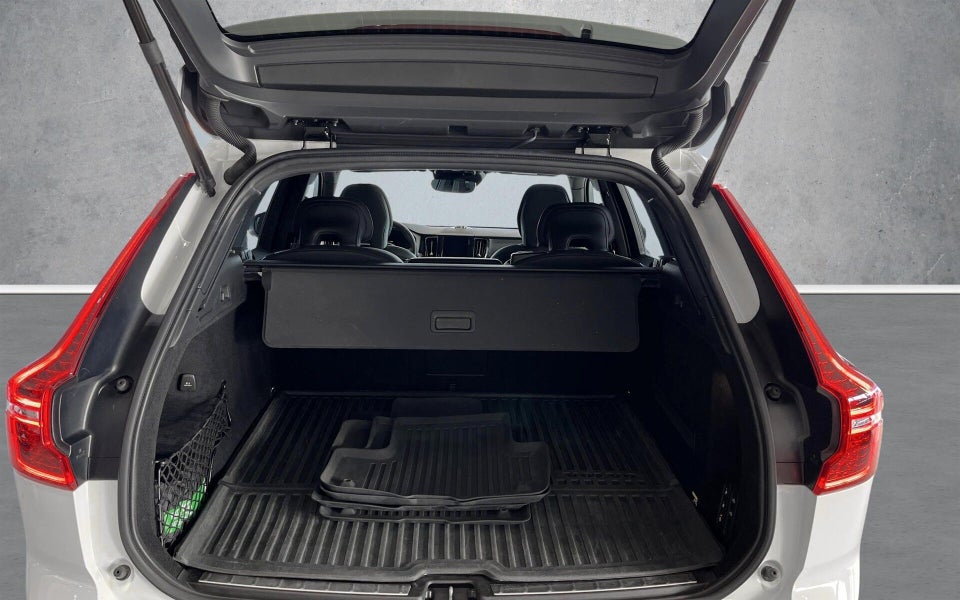 Volvo XC60 2,0 T8 407 R-Design aut. AWD 5d