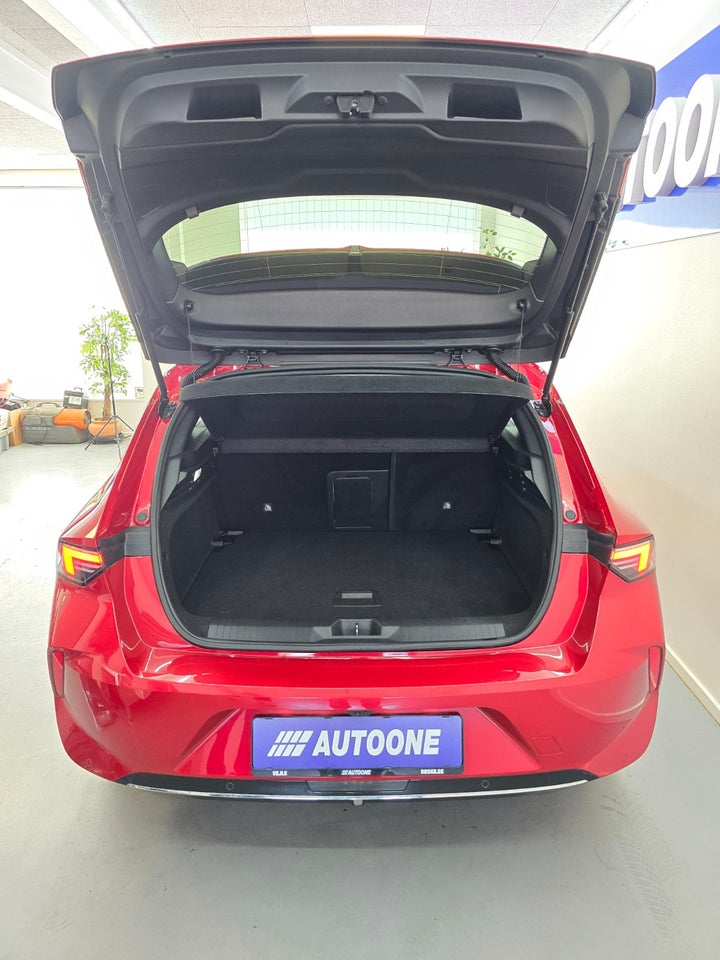 Opel Astra 1,2 T 130 Elegance aut. 5d