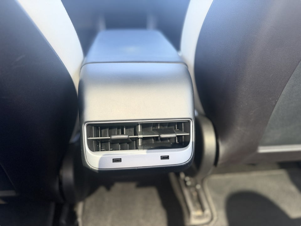 Tesla Model 3 Long Range AWD 4d