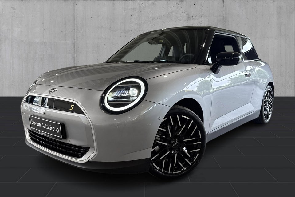 MINI Cooper SE Favoured Trim XL 3d