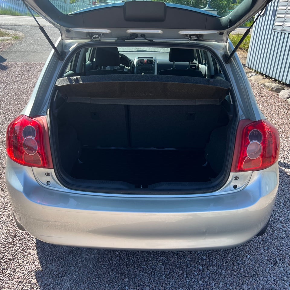 Toyota Auris 1,6 Luna+ 5d