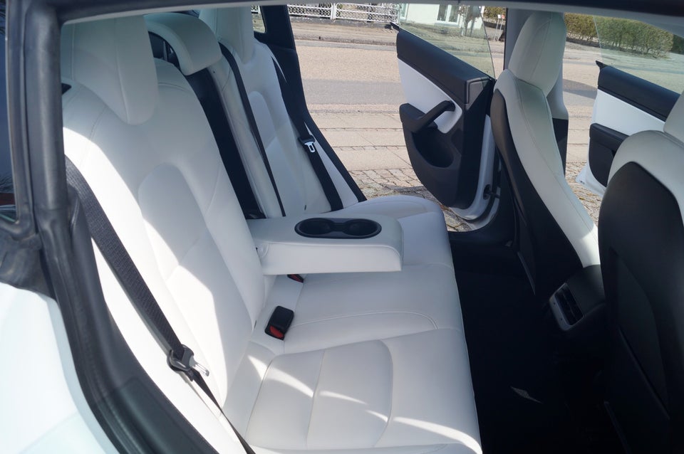 Tesla Model 3 Performance AWD 4d