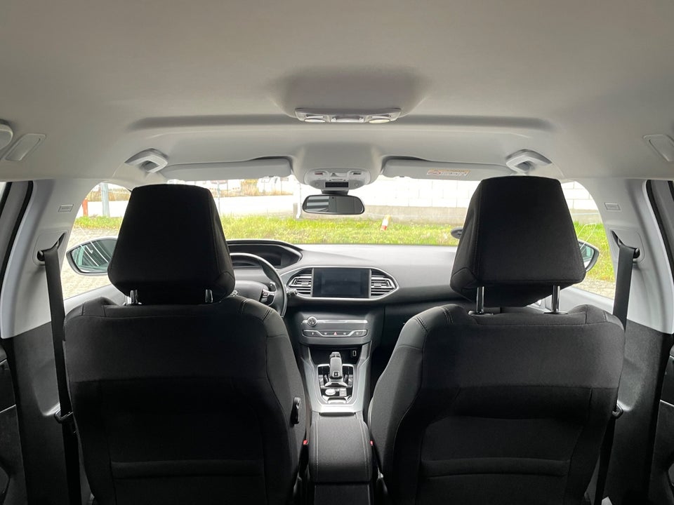 Peugeot 308 1,5 BlueHDi 130 Evolution SW EAT8 5d