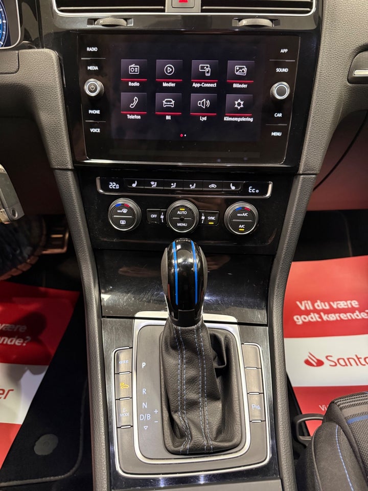 VW Golf VIII 1,4 GTE DSG 5d