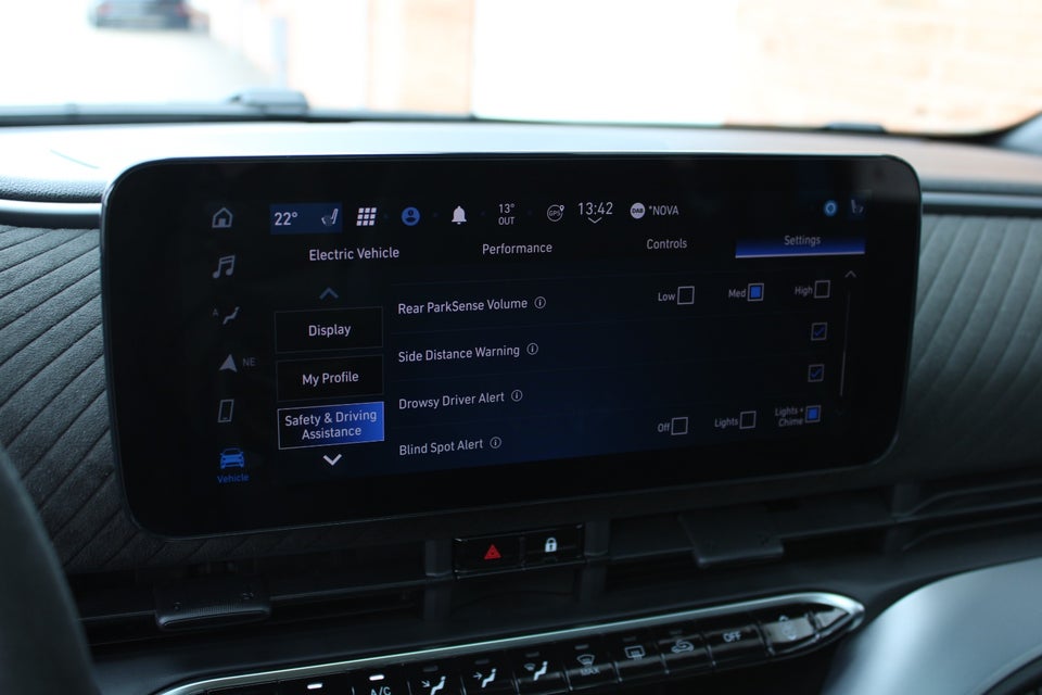 Abarth 500e Scorpionissima 3d