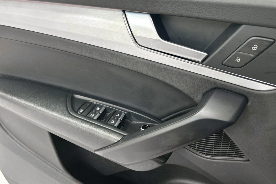 Audi Q5 50 TFSi e S-line quattro S-tr. 5d