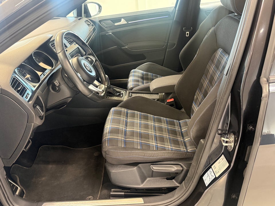 VW Golf VII 1,4 GTE DSG 5d