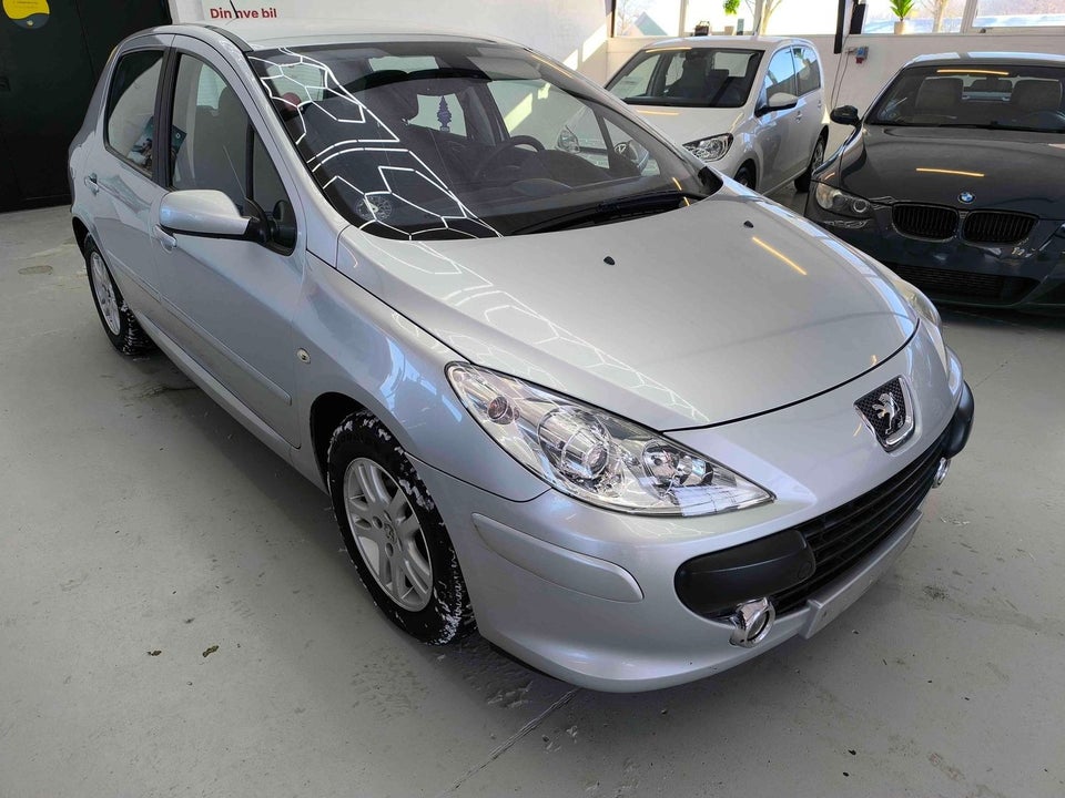 Peugeot 307 1,6 Edition aut. 5d